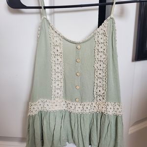 Super cute top!